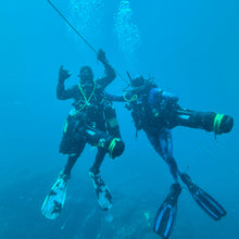 Cargar imagen en el visor de la galería, Buzos Certificados